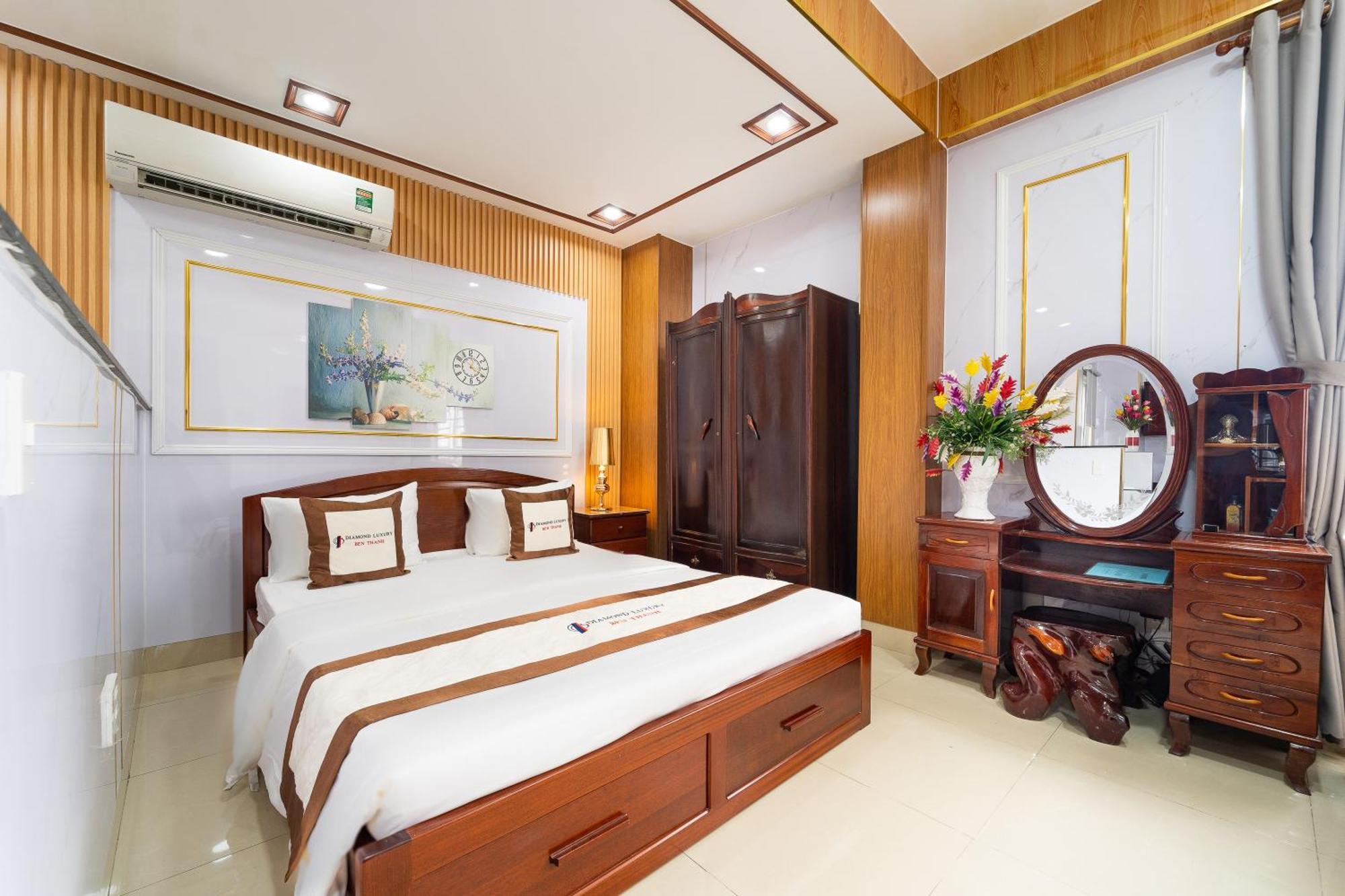 Diamond Luxury Ben Thanh Ho Chi Minh City Exterior photo